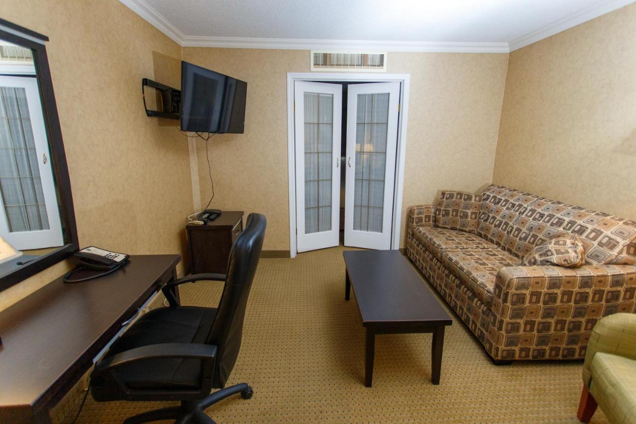 The George Dawson Inn & Conference Centre Dawson Creek Zewnętrze zdjęcie