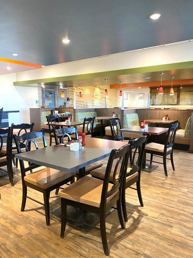 The George Dawson Inn & Conference Centre Dawson Creek Zewnętrze zdjęcie