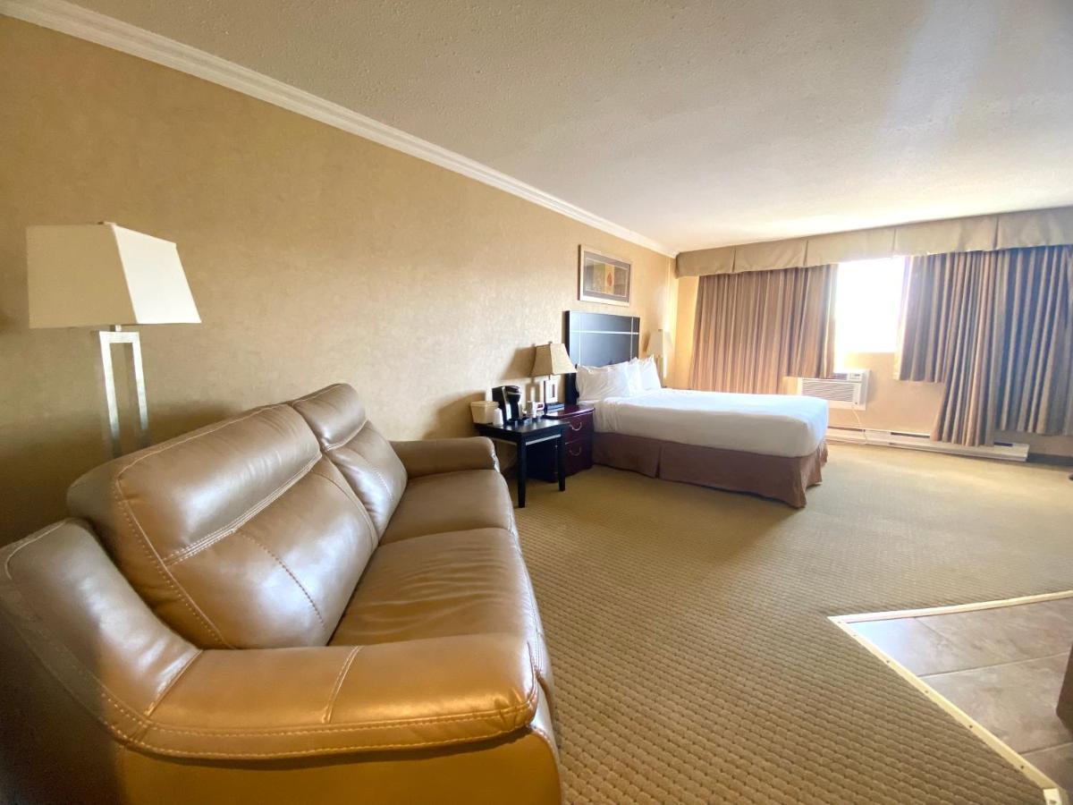 The George Dawson Inn & Conference Centre Dawson Creek Zewnętrze zdjęcie